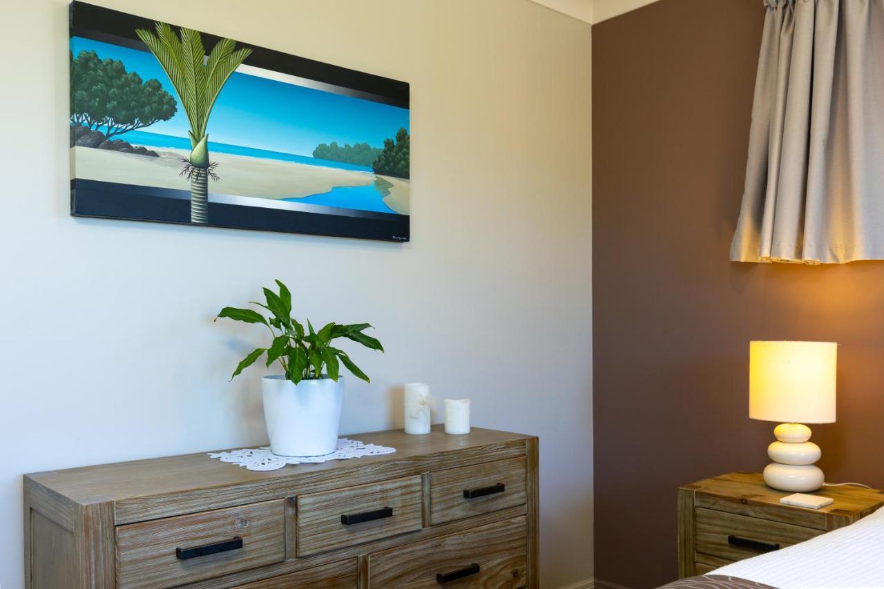 Ocean View Beachfront Apartment ブレナム エクステリア 写真