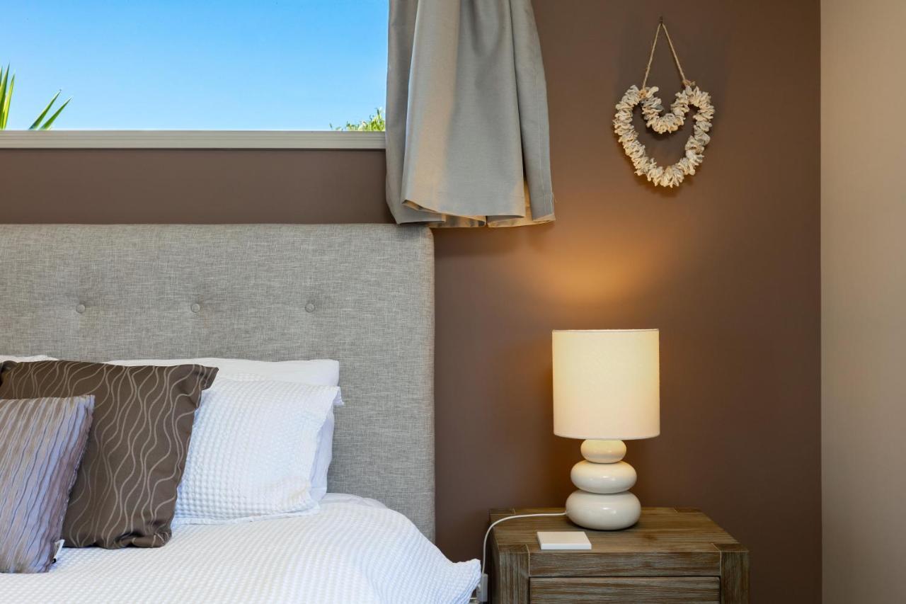 Ocean View Beachfront Apartment ブレナム エクステリア 写真