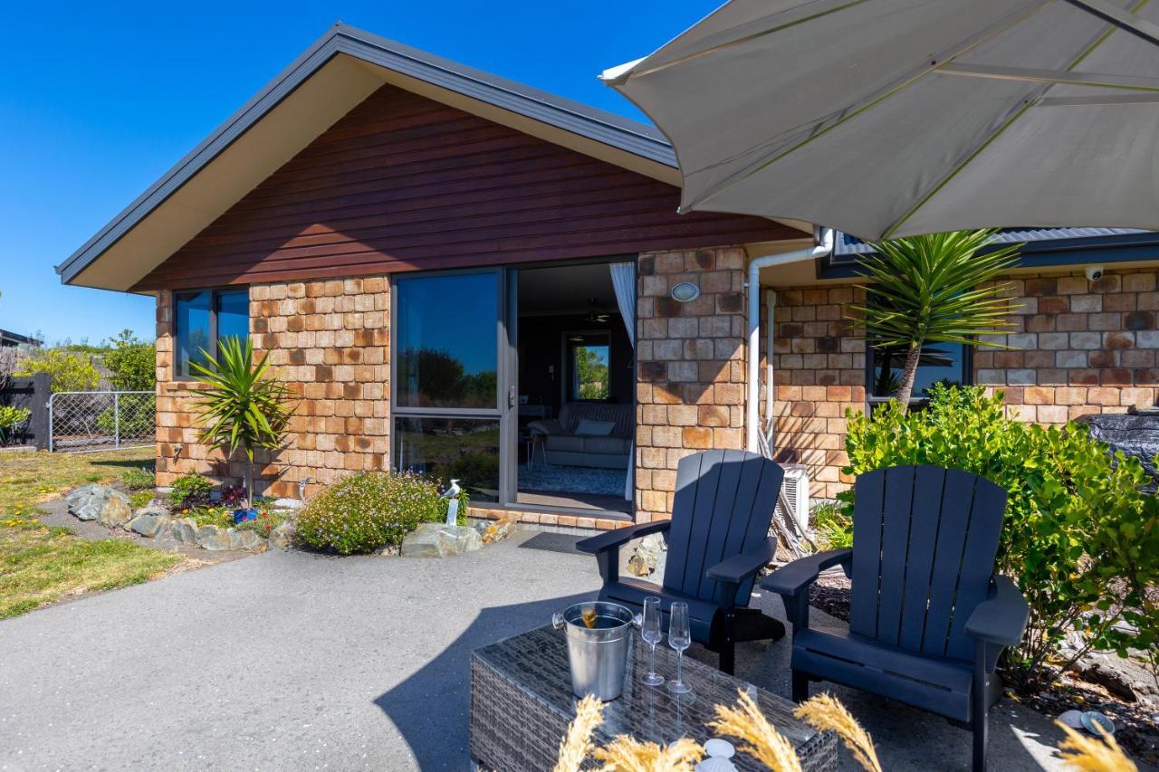 Ocean View Beachfront Apartment ブレナム エクステリア 写真