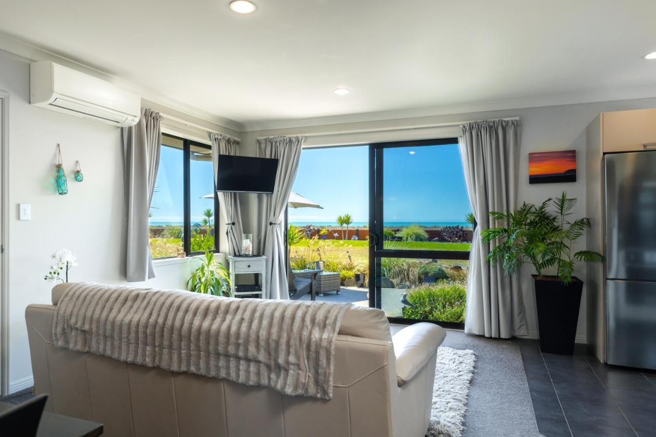 Ocean View Beachfront Apartment ブレナム エクステリア 写真